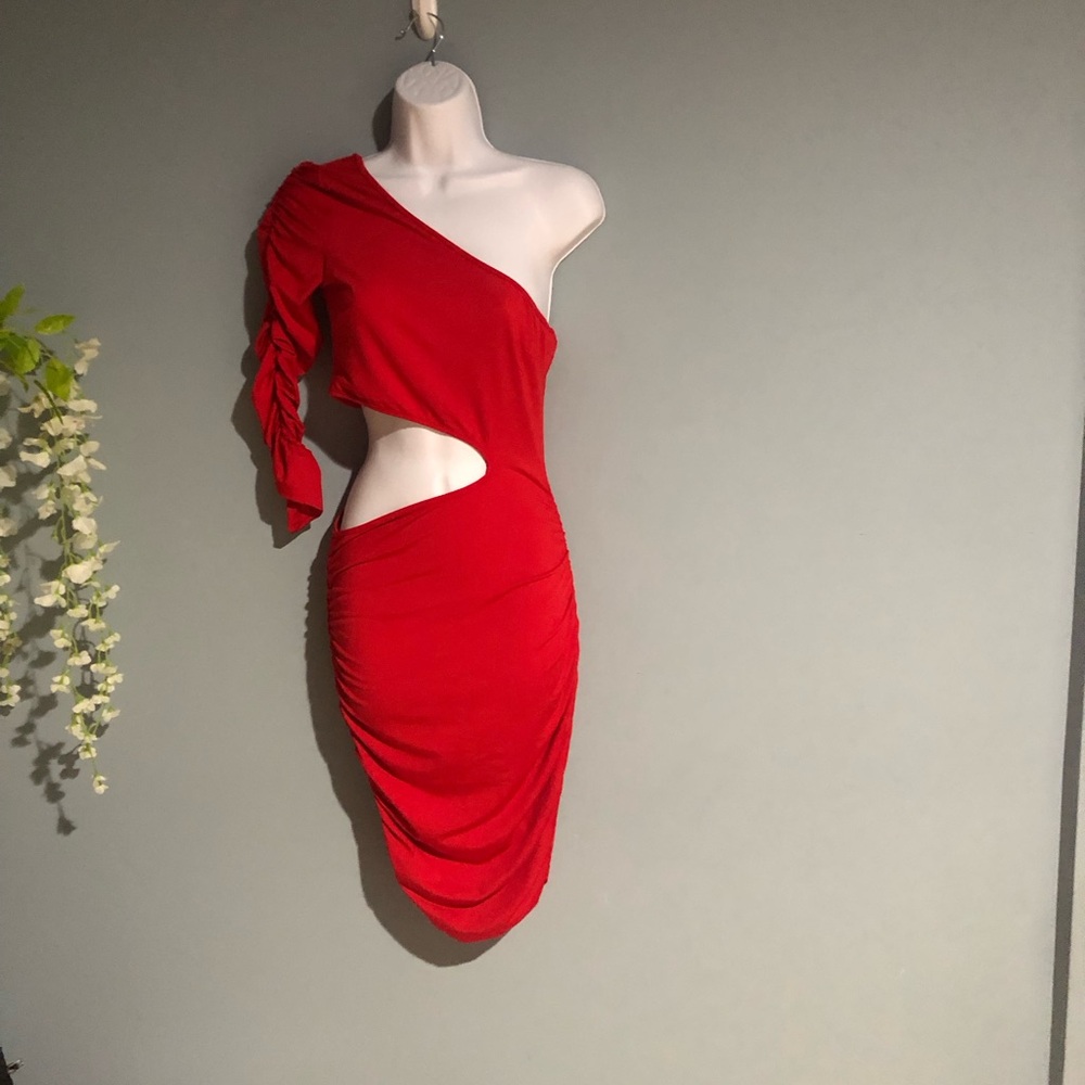 Elegant One-Shoulder Red Dress